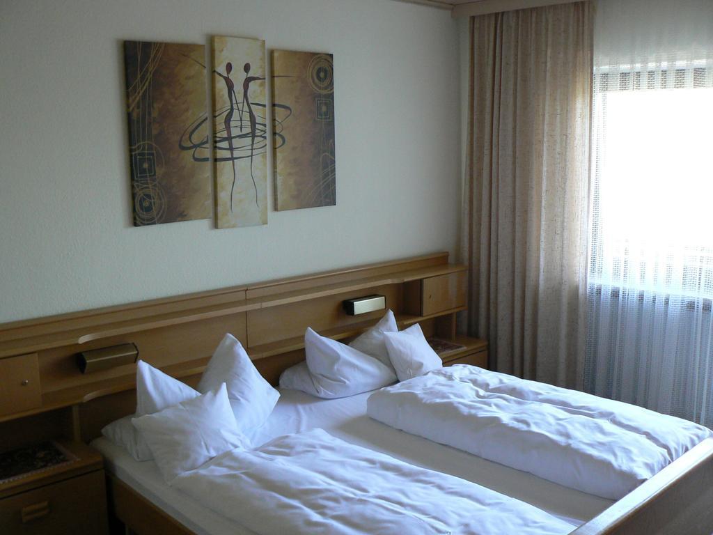 Haus Evelyn / Haus Heidemarie Hotel บาดฟึสซิง ห้อง รูปภาพ